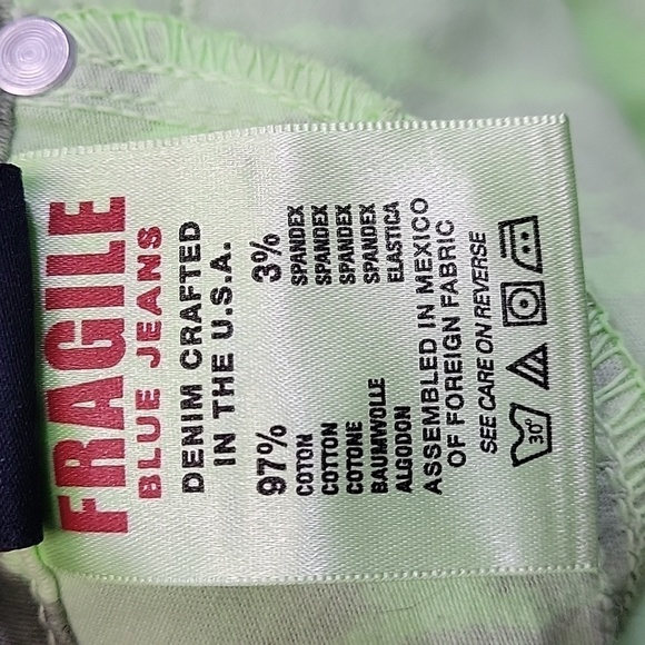 Fragile Blue Jeans Lime Cheetah Print Faded/Distressed Shorts Size 24 - Picture 11 of 15